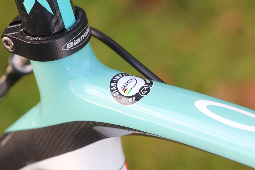 Bianchi infinito c2c carbon deals